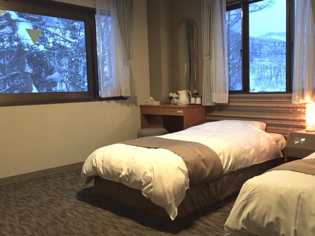 Hakuba Landmark Iwatake Lodge Bagian luar foto